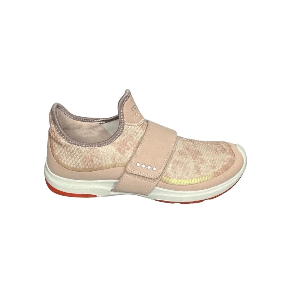 💥 ECCO Women's Biom Amrap Strap Fashion Sneaker